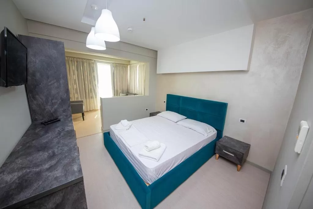 Miki 10 - Family 6.jpg